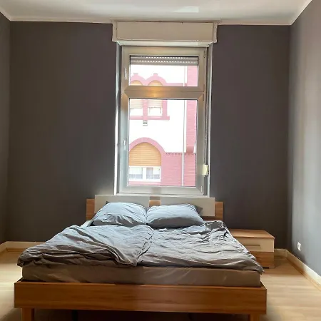 Lägenhet Grosser Altbau In Zentraler Lage